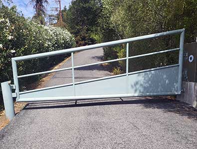 Gate